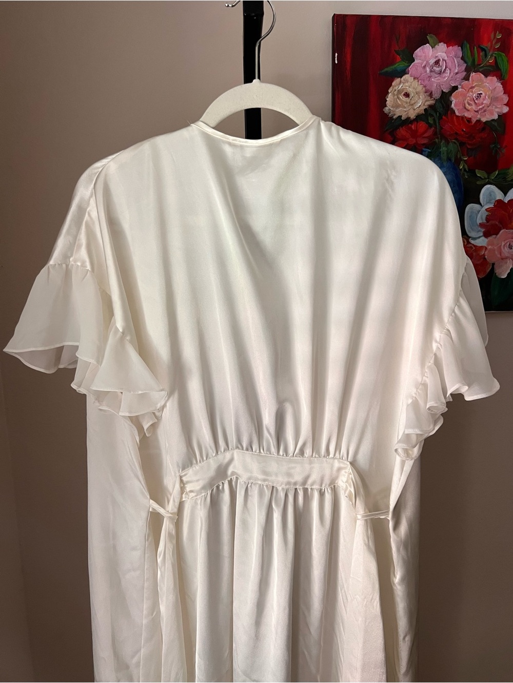 Flora Women's Cream Satin Robe with Ruffle Sleeves - Picture 6 of 9